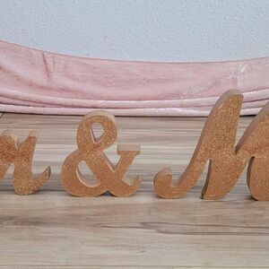 ❌️SOLD❌️Glitter Rose Gold "Mr & Mrs" Wooden Wedding Decor